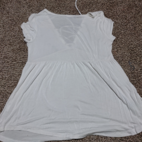 Cute top - Picture 3 of 3